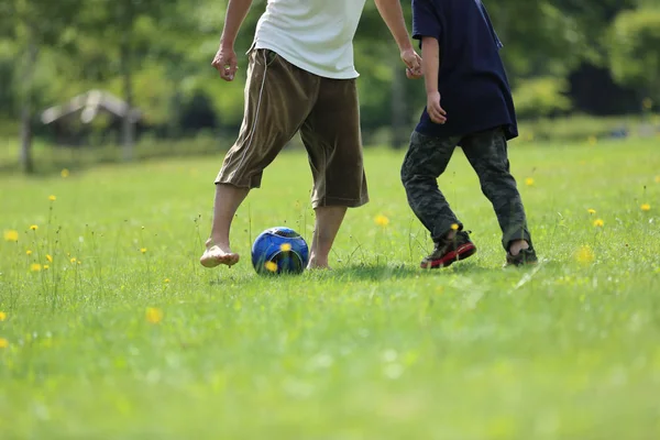 Japonya Futbol oynamak anne
