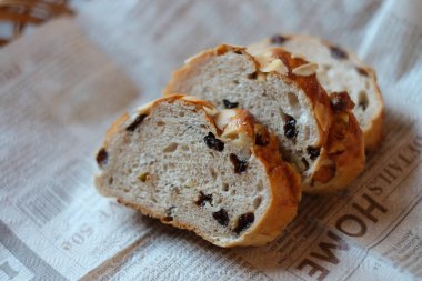 Üzümlü lezzetli ekmek