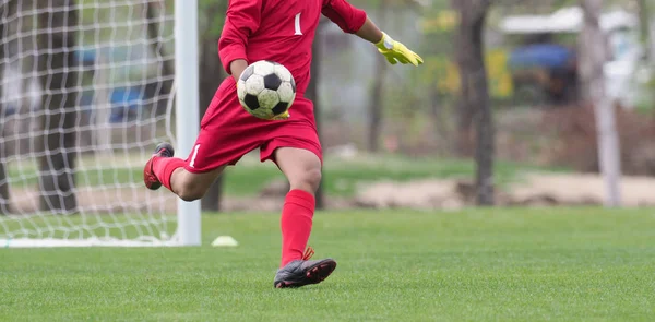 Portero en el fútbol juego — Foto de Stock