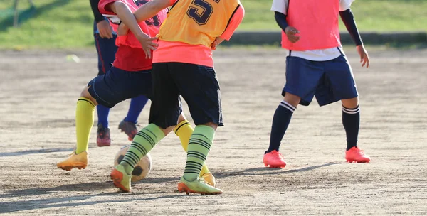 Latihan sepak bola di sekolah tinggi — Stok Foto