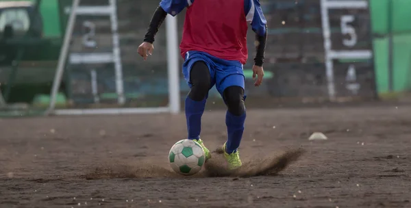 Voetbal praktijk in school — Stockfoto