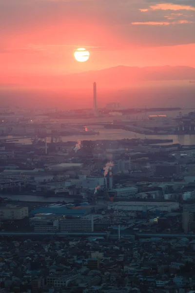 Pôr do sol visto de um edifício alto — Fotografia de Stock