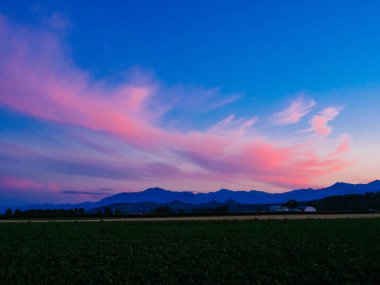 Akşam gökyüzü günbatımı