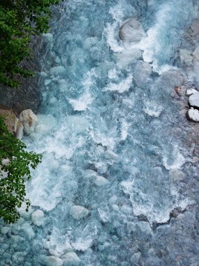 Hokkaido'da mavi nehir