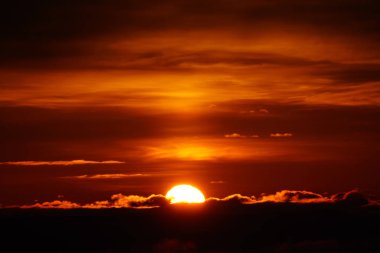 Şafak kış gökyüzünde