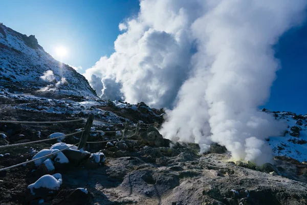 冬の北海道の火山 — ストック写真