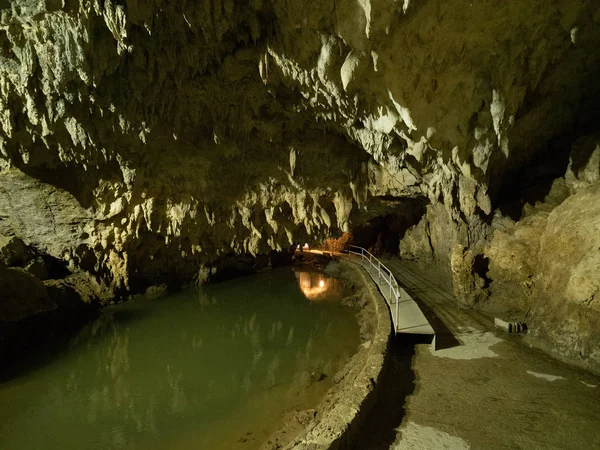 Grotta Pietra Calce Okinawa — Foto Stock