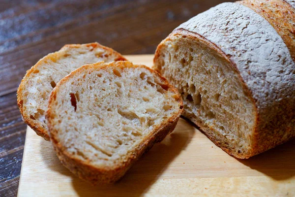 Хлеб Ветчиной Столе — стоковое фото