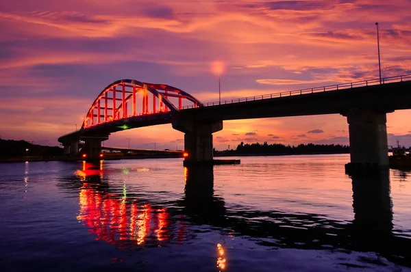 Große Brücke Und Sonnenuntergang — Stockfoto