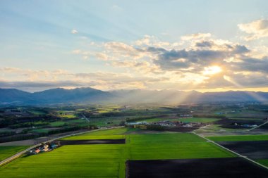 Gün batımında hava görüntüsü