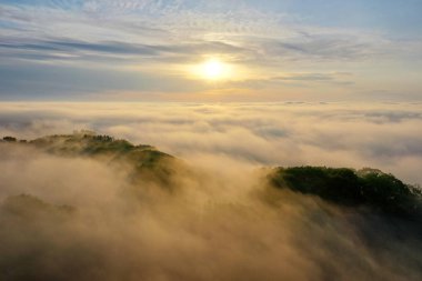 Hokkaido'da bulutlar deniz