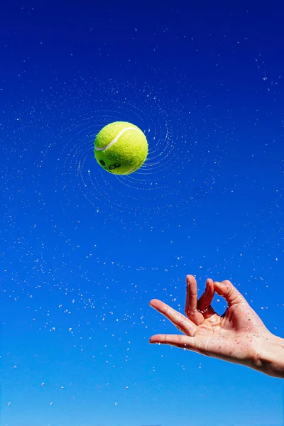 Bola Tênis Céu Azul — Fotografia de Stock