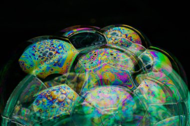 renkli sabun köpüğü ve siyah arkaplan