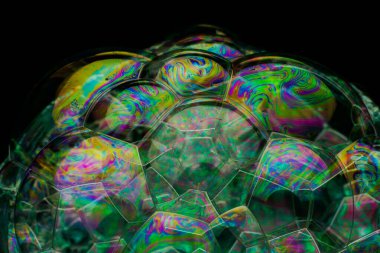 renkli sabun köpüğü ve siyah arkaplan