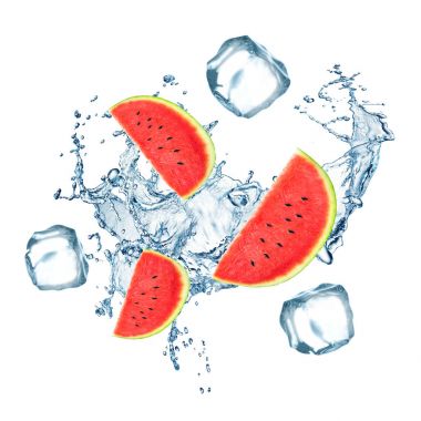 Sıçrama ve buz yavrusu ile suya düşen taze karpuz meyve