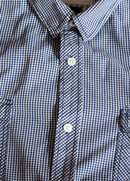 Primo piano di una camicia a griglia blu — Foto Stock