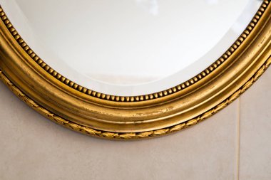 Eski uxury ayna altın çerçeve ile kapa