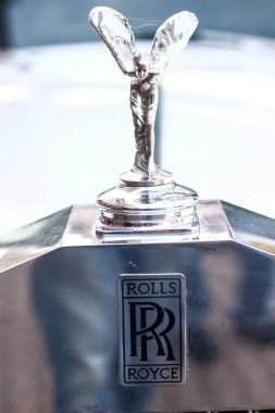 Polonya, Otrebusy, 31 Mart 2017: Rolls Royce logo yakın çekim