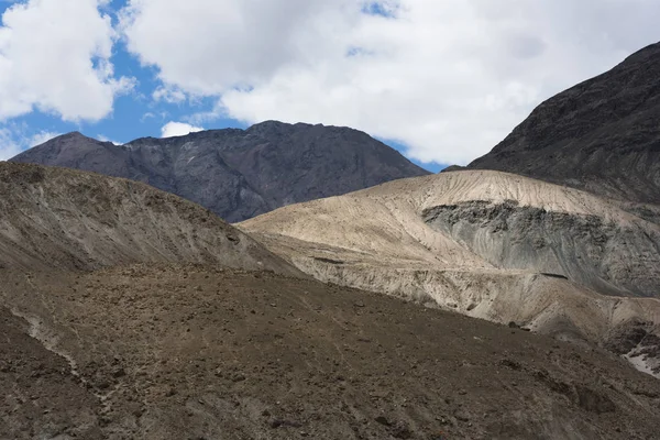 Formación de montaña en Ladakh, India, Asia —  Fotos de Stock