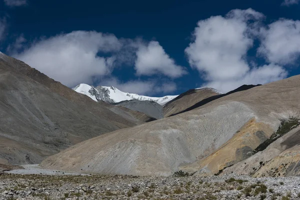 Formacji góry w Ladakh w Indiach, Azji — Zdjęcie stockowe