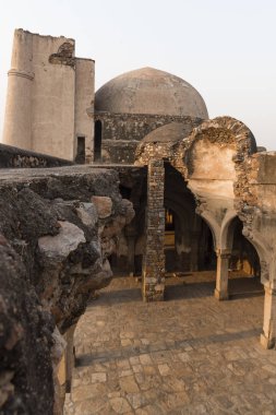 Begumpur Camii Jahanpanah.