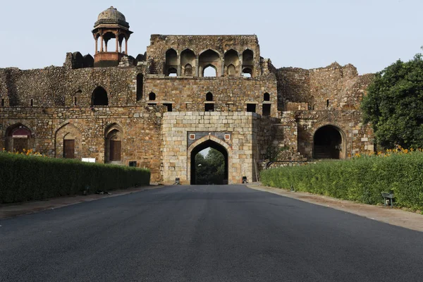 Bara Darwaza olarak Purana Qila Delhi içinde gördün mü.