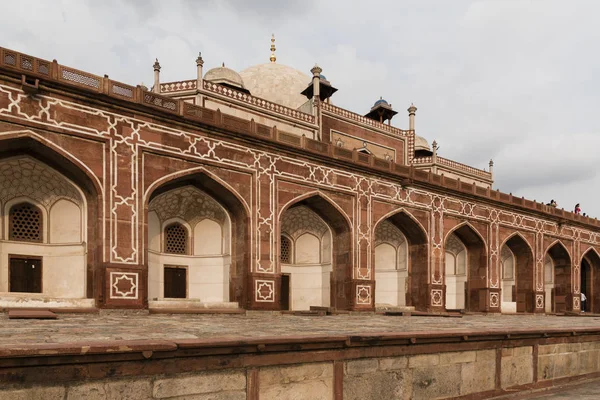 Arcos exteriores de la tumba de Humayuns en Delhi . — Foto de Stock