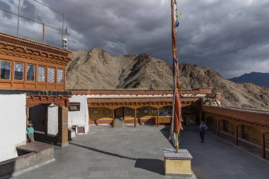 Turistler Hemis Manastırı