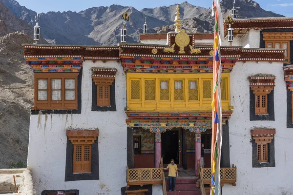 Hemis manastırda bir turist