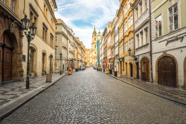 Prague, Çek Cumhuriyeti, 29 Eylül 2016:, eski şehir sokak, turistler arasında en popüler yerlerinden biri.