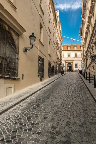 Prague, Çek Cumhuriyeti, 29 Eylül 2016:, eski şehir sokak, turistler arasında en popüler yerlerinden biri.