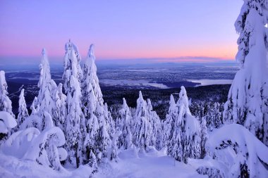 Vancouver manzarası gündoğumu, Cypress Mountain kışın. 