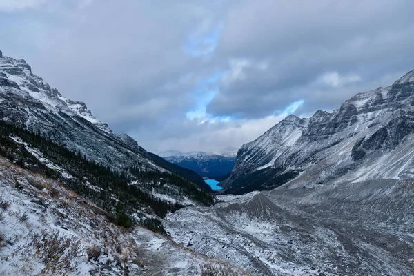 Louise-tóra kilátást sima, hat gleccserek nyom a tél elején. — Stock Fotó