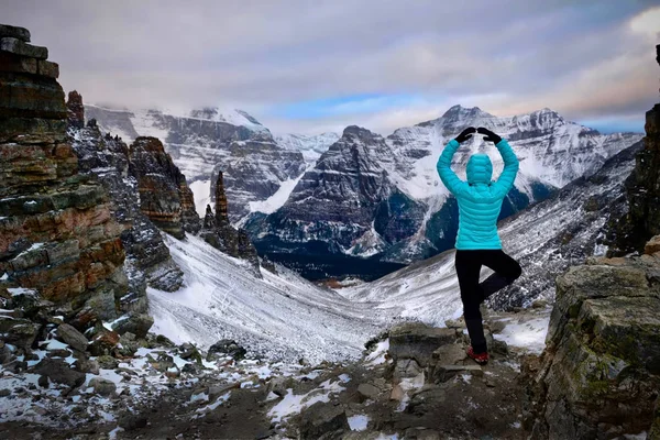 Відпустку подорожі в Banff Національний парк. — стокове фото