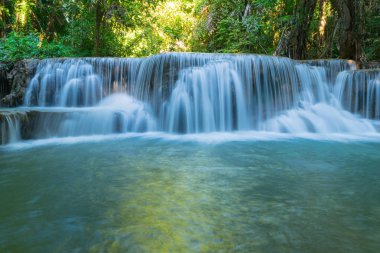 Huai Mae Khamin Şelalesi Tayland, Kanchanaburi 'de.
