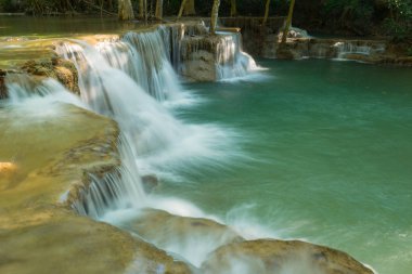 Huai Mae Khamin Şelalesi Tayland, Kanchanaburi 'de.