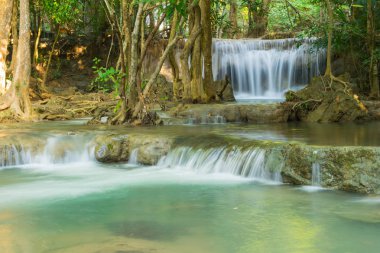 Huai Mae Khamin Şelalesi Tayland, Kanchanaburi 'de.