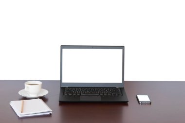 Laptoplu kahverengi masa, dizüstü bilgisayar, iş geçmişi için mobil izolasyon