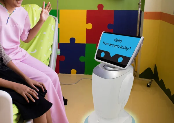 Robot service i medicinsk prata med patienten på patientrummet jag — Stockfoto