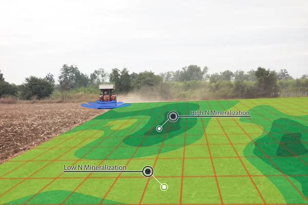 Slimme landbouw concept, landbouwer gebruik infrarood in trekker met h — Stockfoto