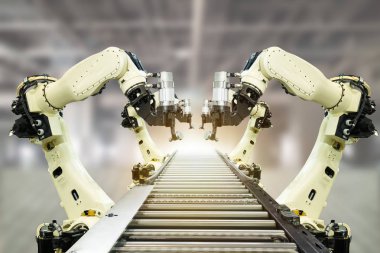 çok sanayi 4.0 teknoloji kavramı. Operasyon satırı Konveyör bant parçası ile eğilimleri otomasyon robot savaş silahları kullanarak akıllı fabrikası. Otomotiv üretim için duyarlık, tekrarlama, yoğun kullanın