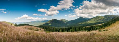 Kapatian Dağları Panoraması. Hava durumu istasyonunun 
