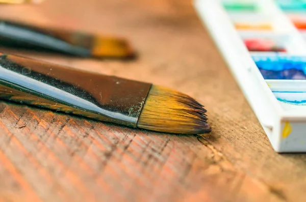 Ahşap masa Sanat fırçalar