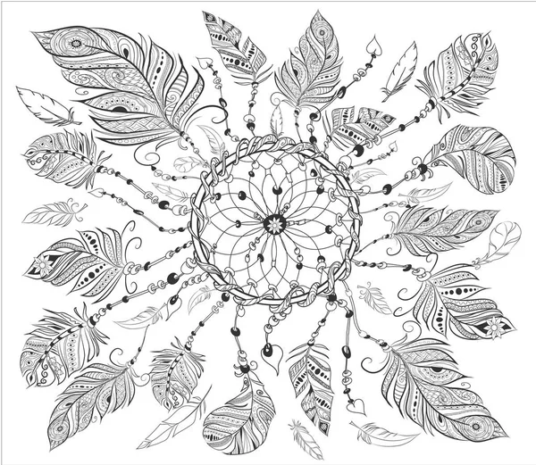 Dreamcatcher sayfa boyama için çeşitli tüyleri ile. Beyaz arka plan üzerinde yetişkin anti-stres boyama sayfası için elle çizilmiş vintage illüstrasyon. Etnik dekoratif elemanlar.