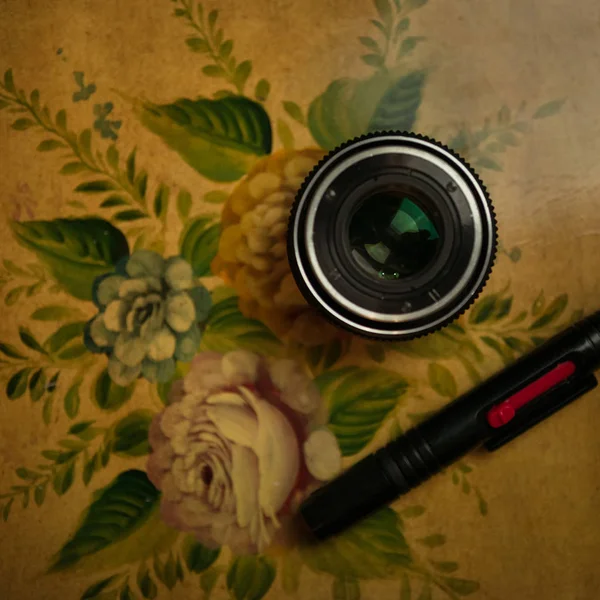 eski retro lens boyalı ahşap arka plan, üstten görünüm