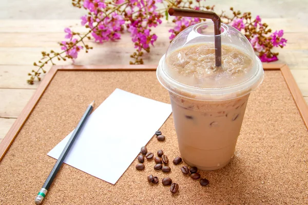 Iced Coffee and blank paper note  On Wooden  Background — Stock Photo, Image