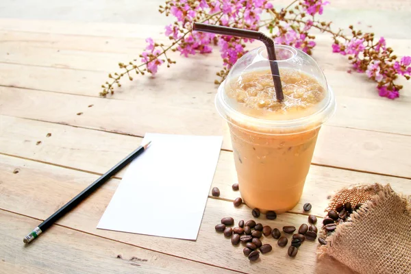 Iced Coffee and blank paper note  On Wooden  Background — Stock Photo, Image