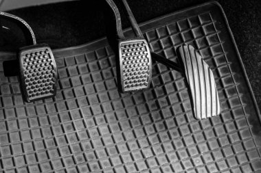 Arabanın kontrol paneli.