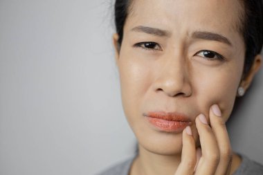 Kadınların çok fazla diş ağrısı vardır..