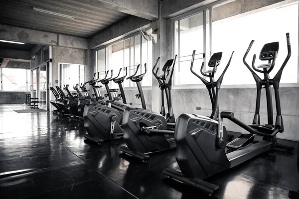 Máquina Cardio Ginásio Com Equipamento Fitness Moderno Para Eventos Fitness — Fotografia de Stock